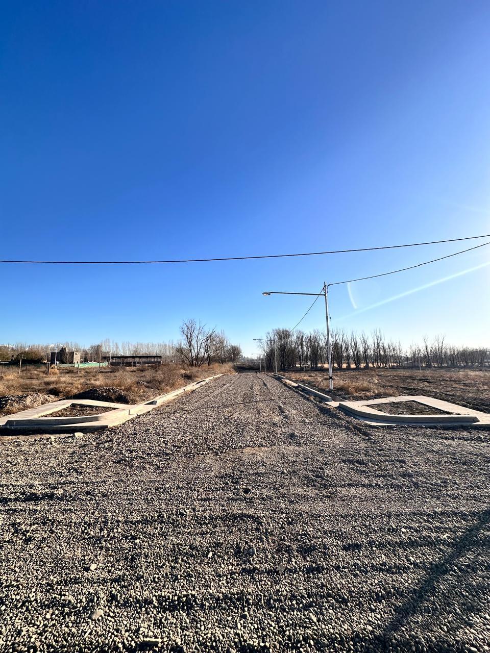 Tierra de Alicante &mdash; Calle de loteo cielo azul